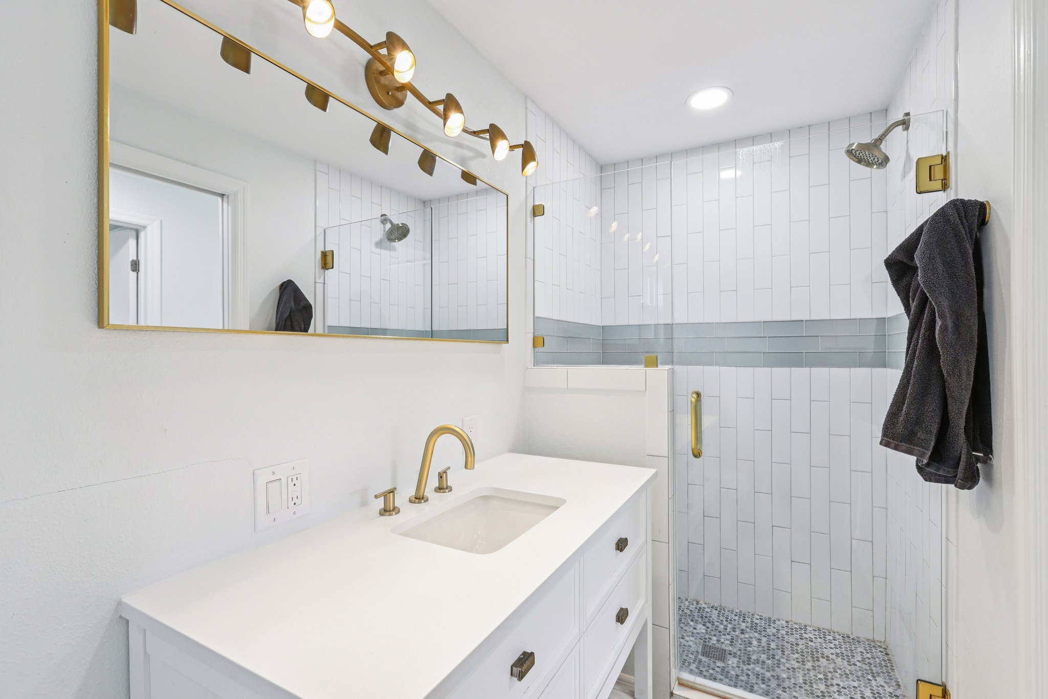 W McCoy St-S0402-018.jpg