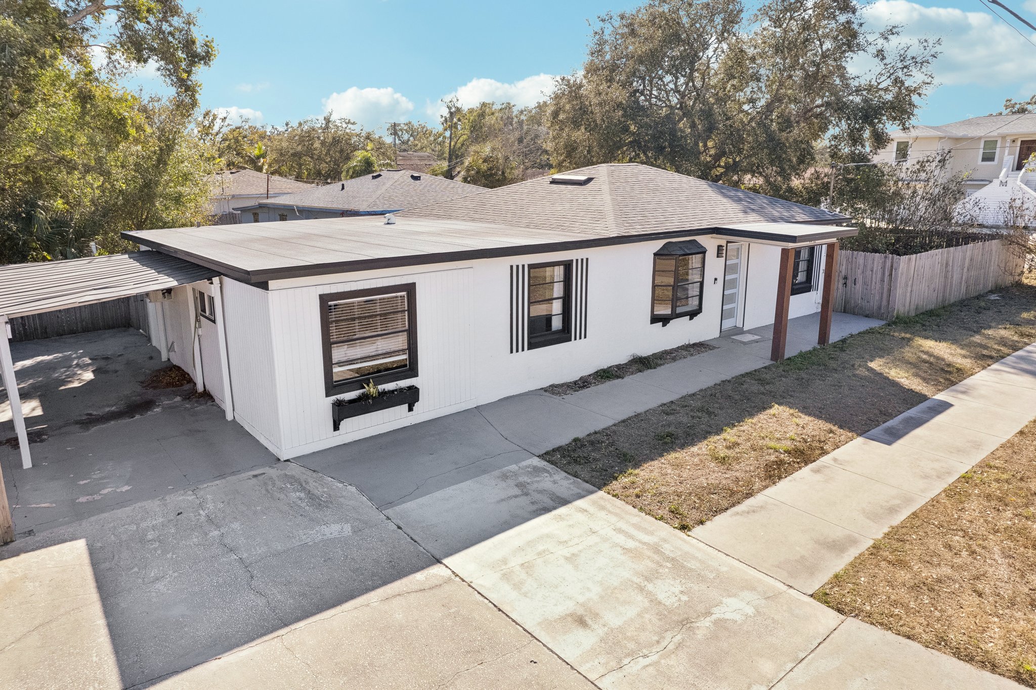 W McCoy St-S0402-042.jpg