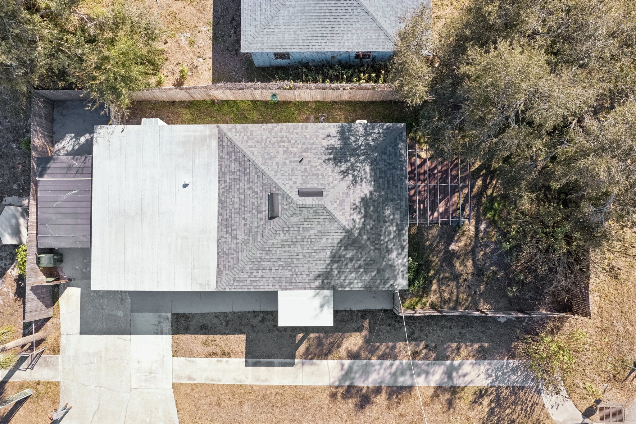 W McCoy St-S0402-052.jpg