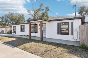 W McCoy St-S0402-002.jpg