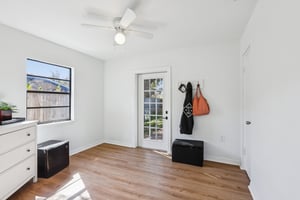 W McCoy St-S0402-029.jpg