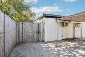 W McCoy St-S0402-033.jpg