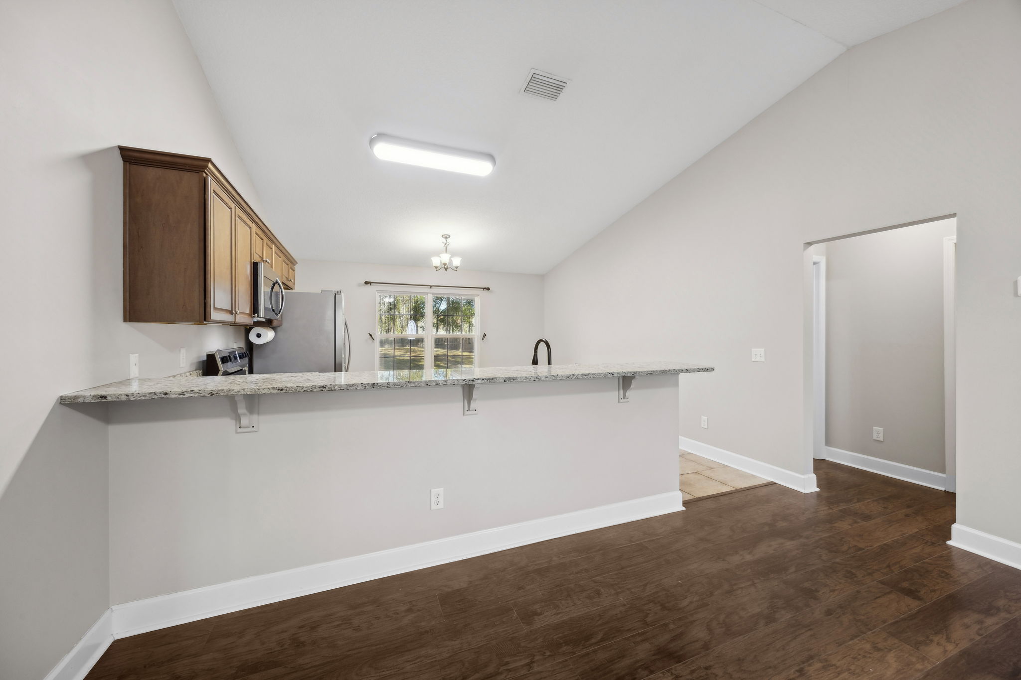 Breakfast Bar that can seat 4-6