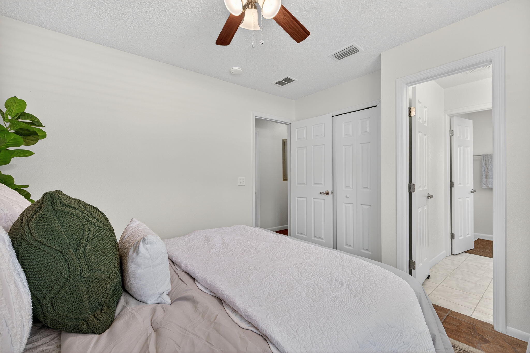 Interiors (28)
