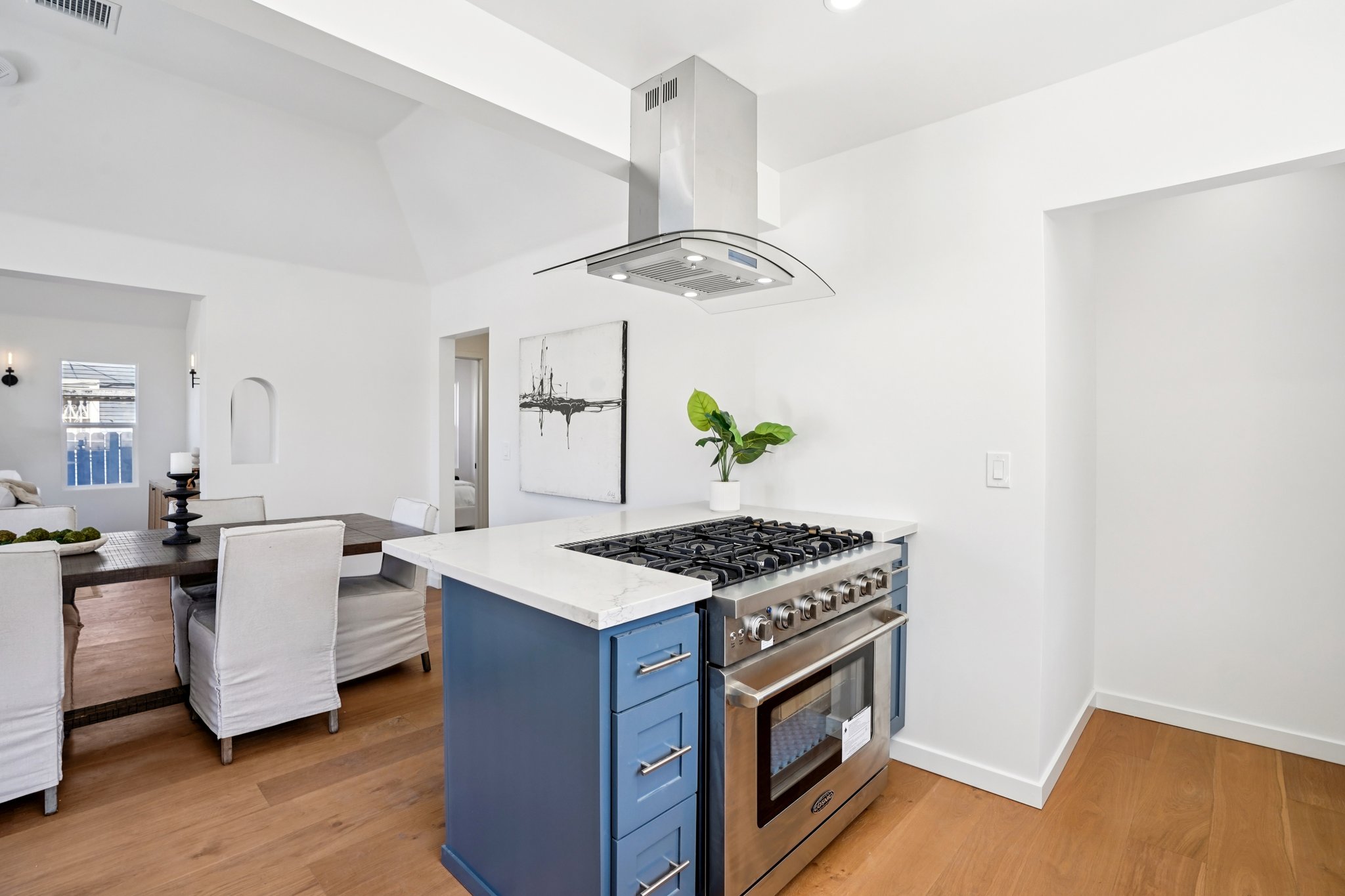 W 28th St-S0207-016.jpg