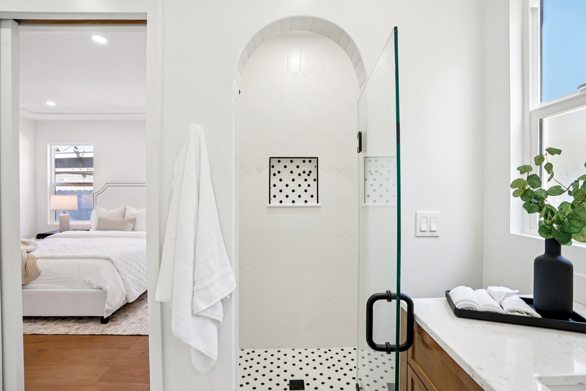 W 28th St-S0207-028.jpg