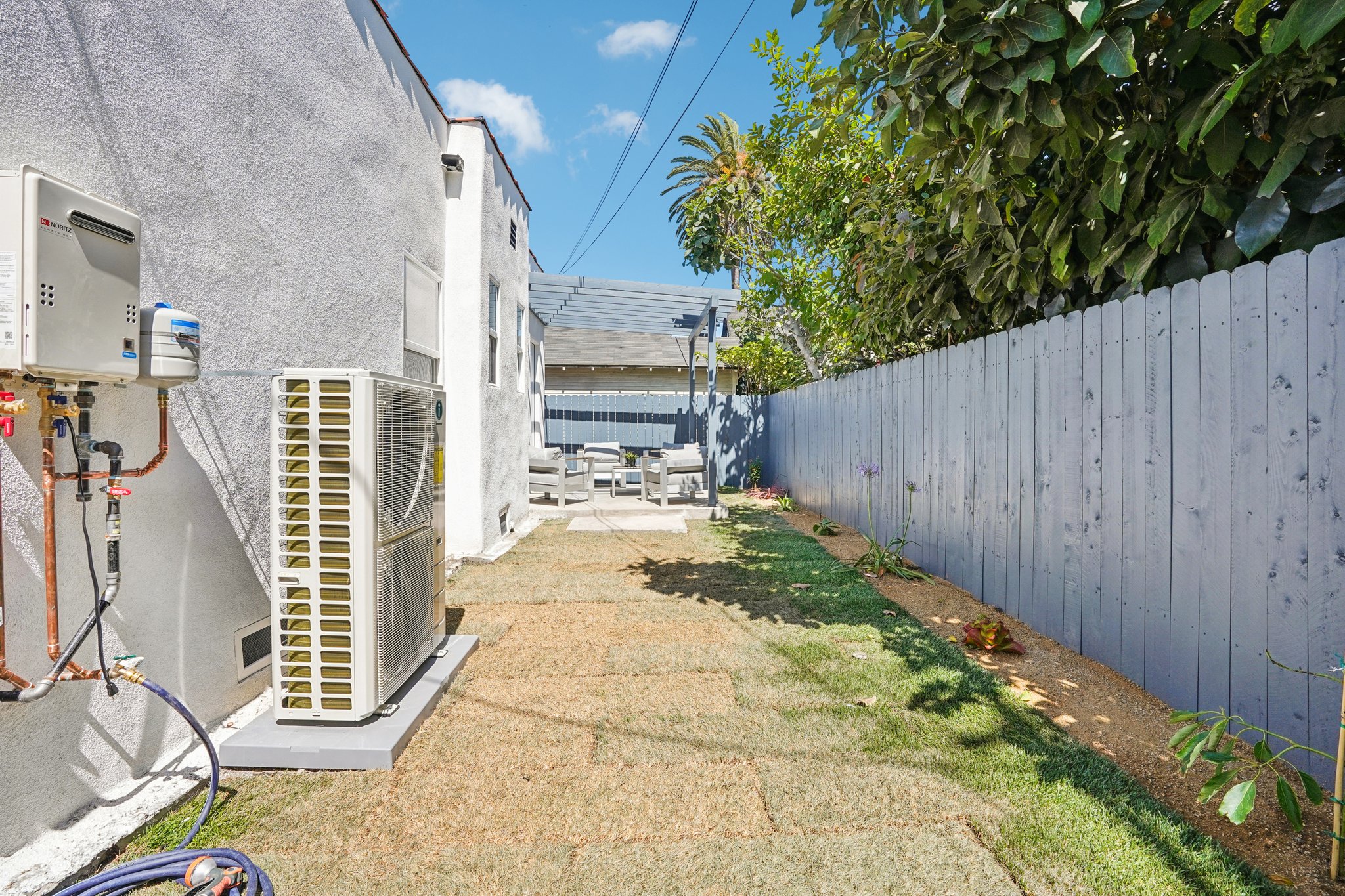 W 28th St-S0207-035.jpg