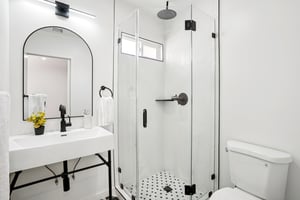 W 28th St-S0207-025.jpg