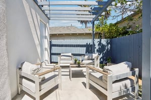 W 28th St-S0207-034.jpg