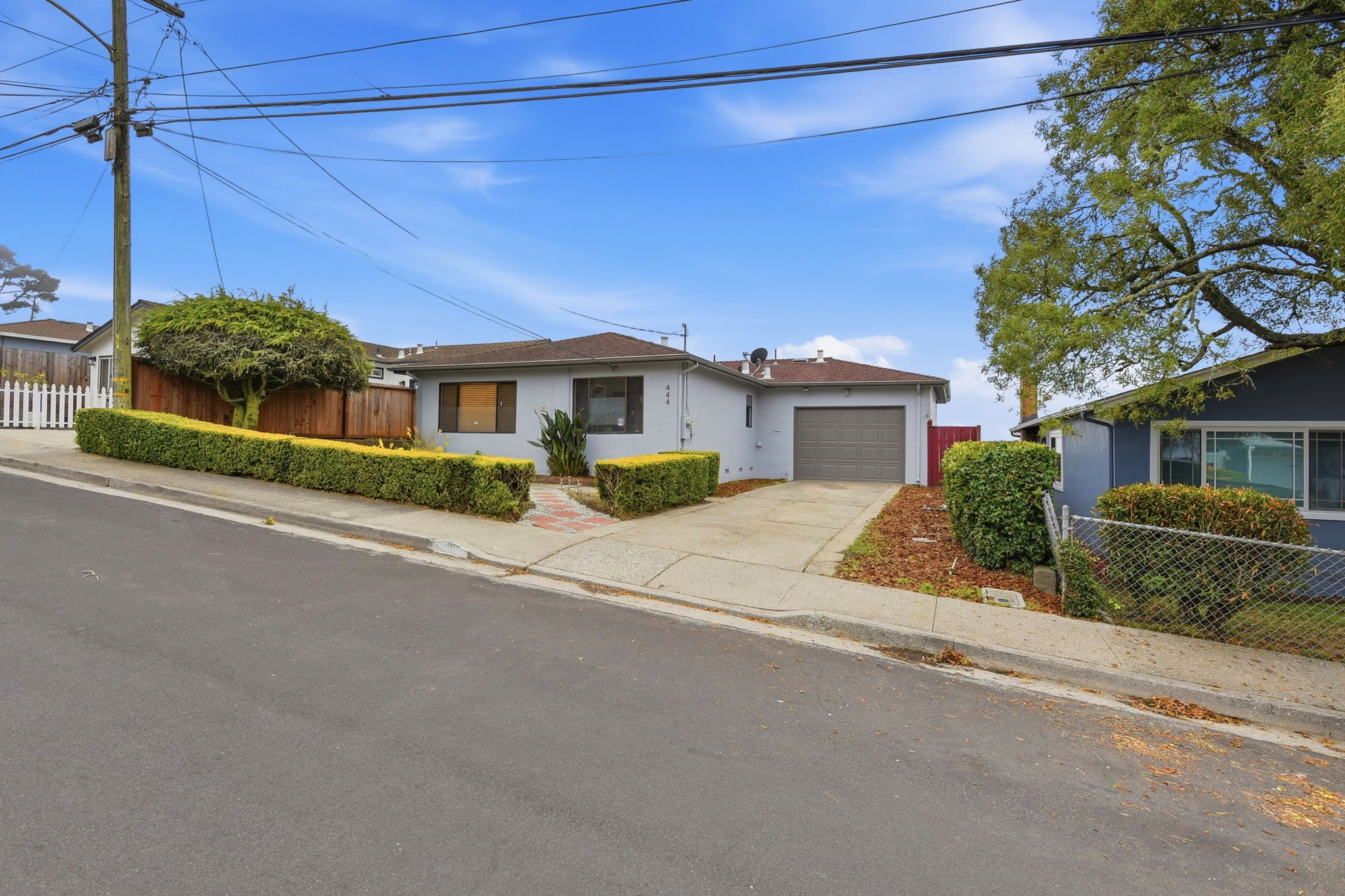 003_F8_444 Heathcliff Dr