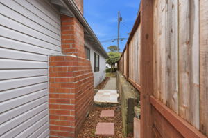 007_F8_444 Heathcliff Dr