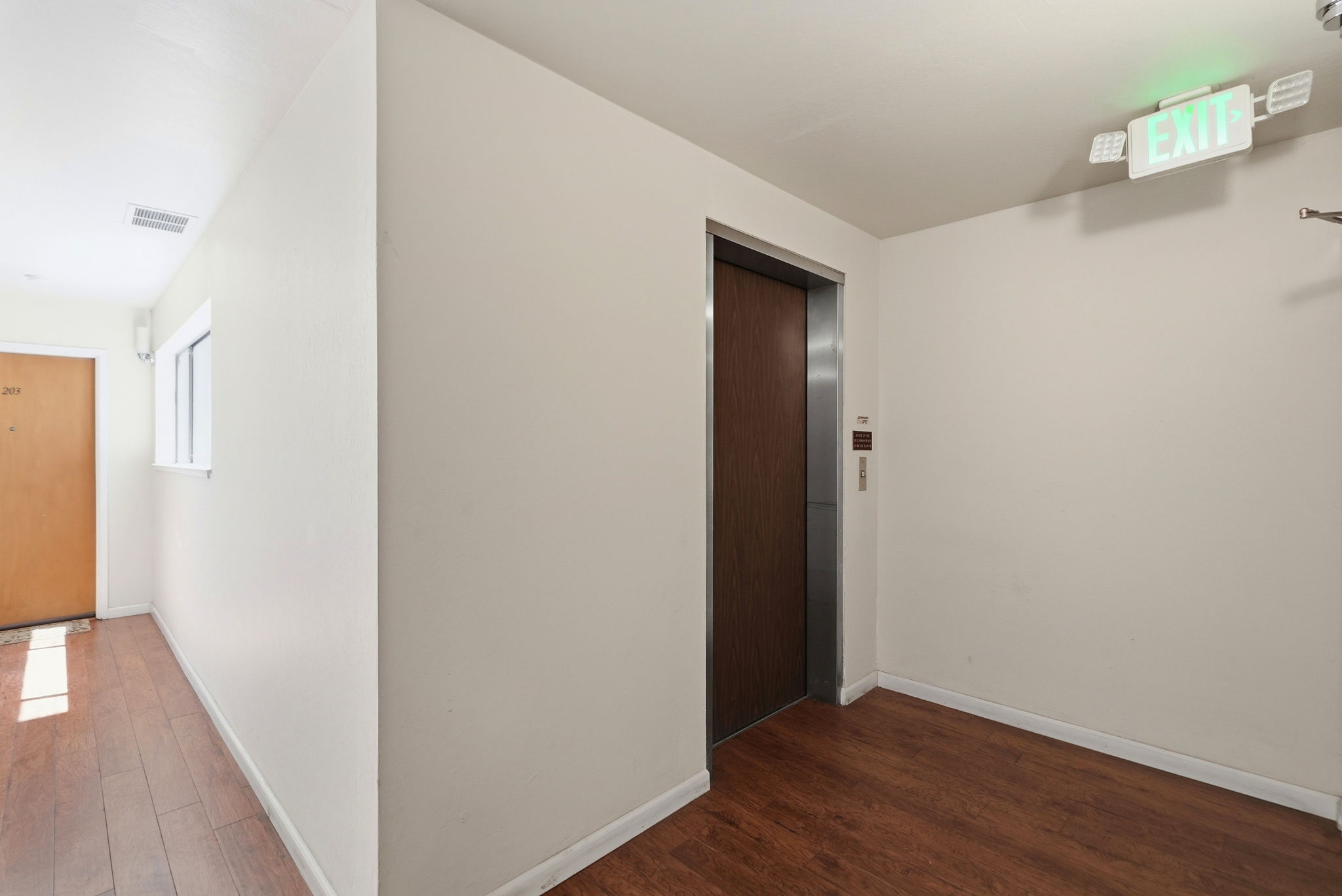 005_F8_444 Merritt Ave 202