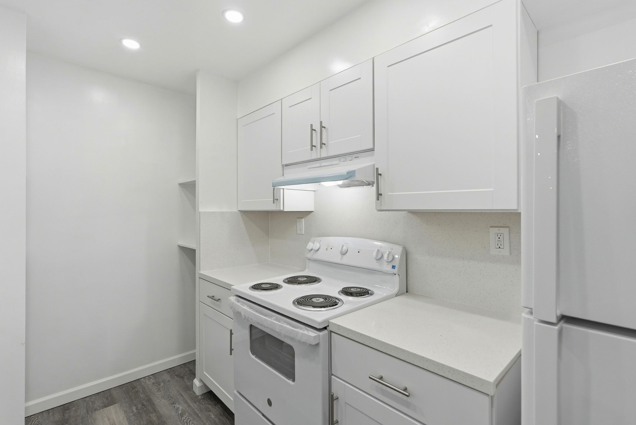 011_F8_444 Merritt Ave 202