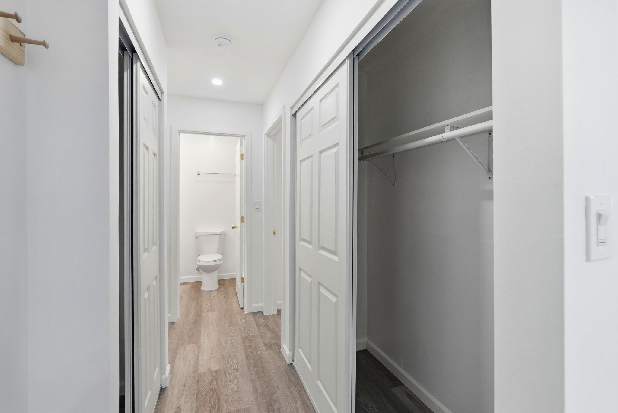 020_F8_444 Merritt Ave 202