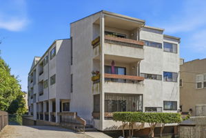001_F8_444 Merritt Ave 202