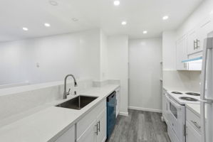 010_F8_444 Merritt Ave 202