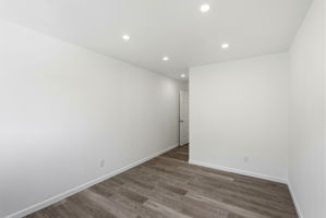 018_F8_444 Merritt Ave 202