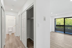 021_F8_444 Merritt Ave 202