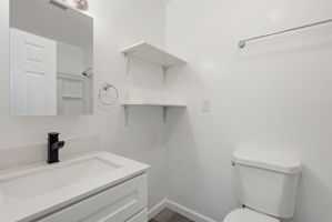 023_F8_444 Merritt Ave 202
