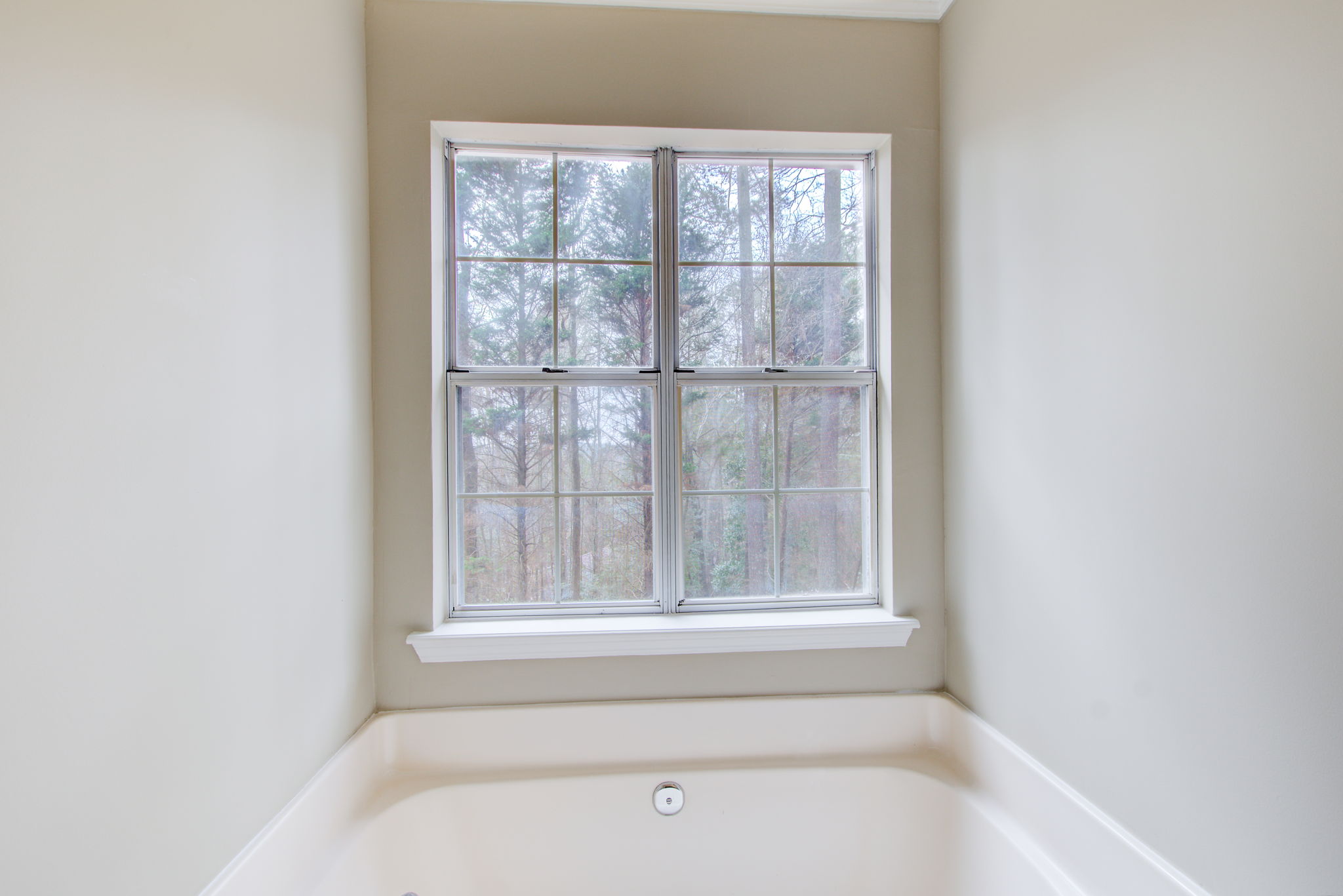 28 Main BR En Suite C Tub Detail