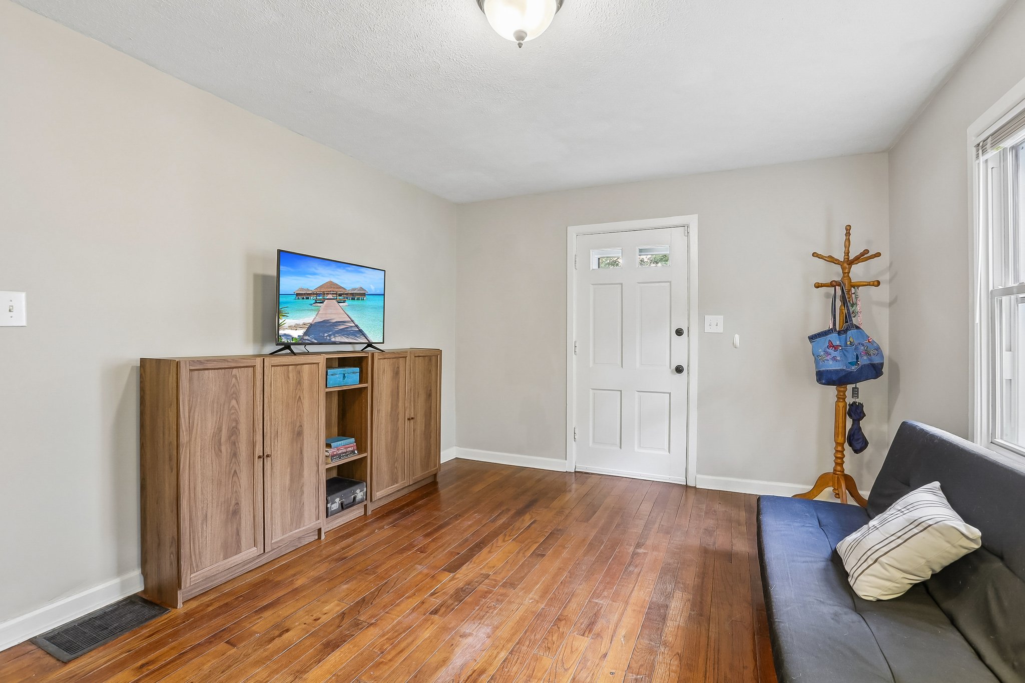 Primrose Ave-S2307-007.jpg