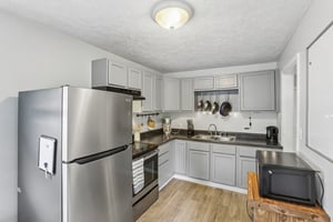 Primrose Ave-S2307-010.jpg