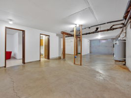  Photo 44
