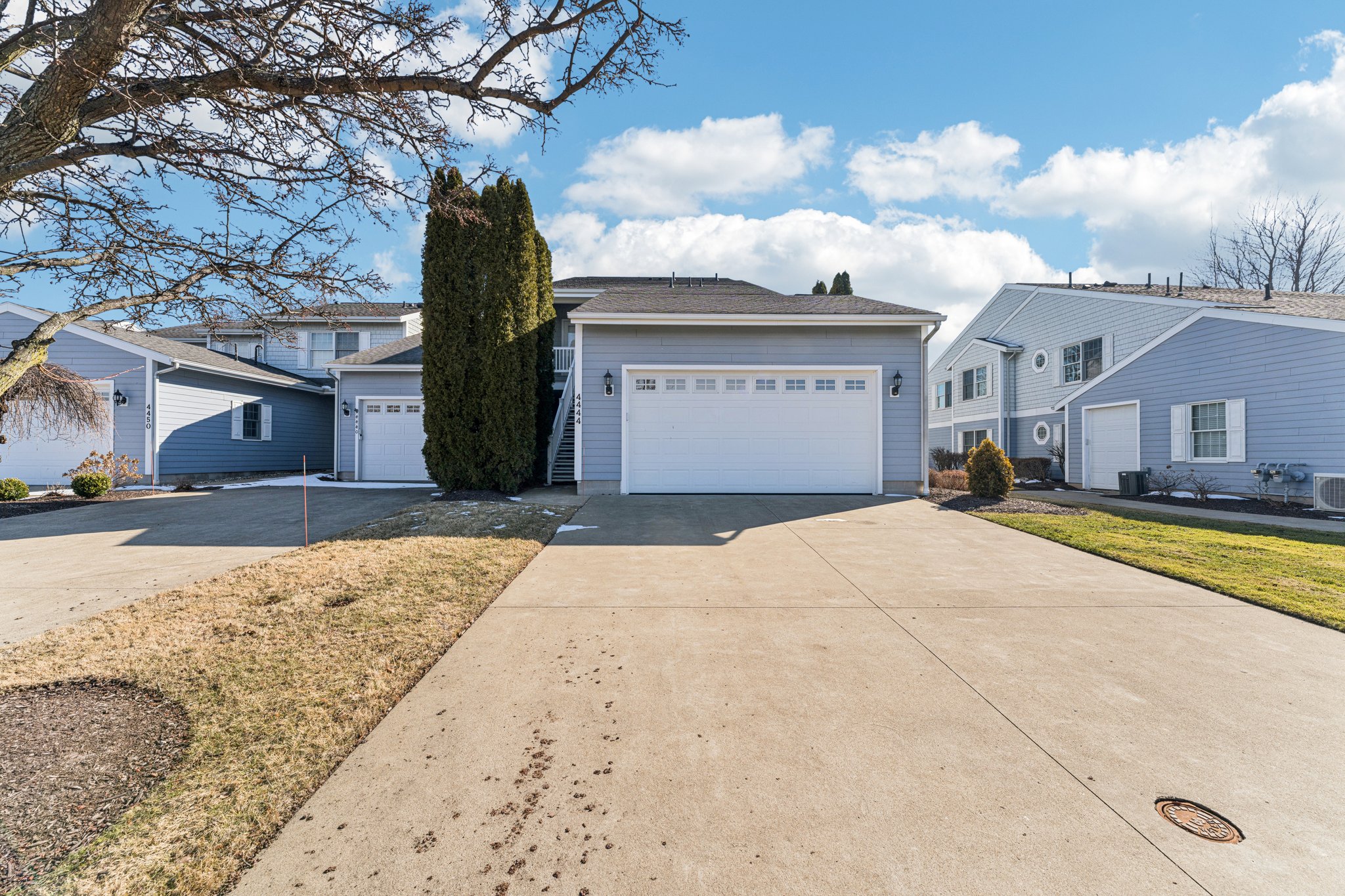 E Harbors Edge Dr-S2702-002.jpg