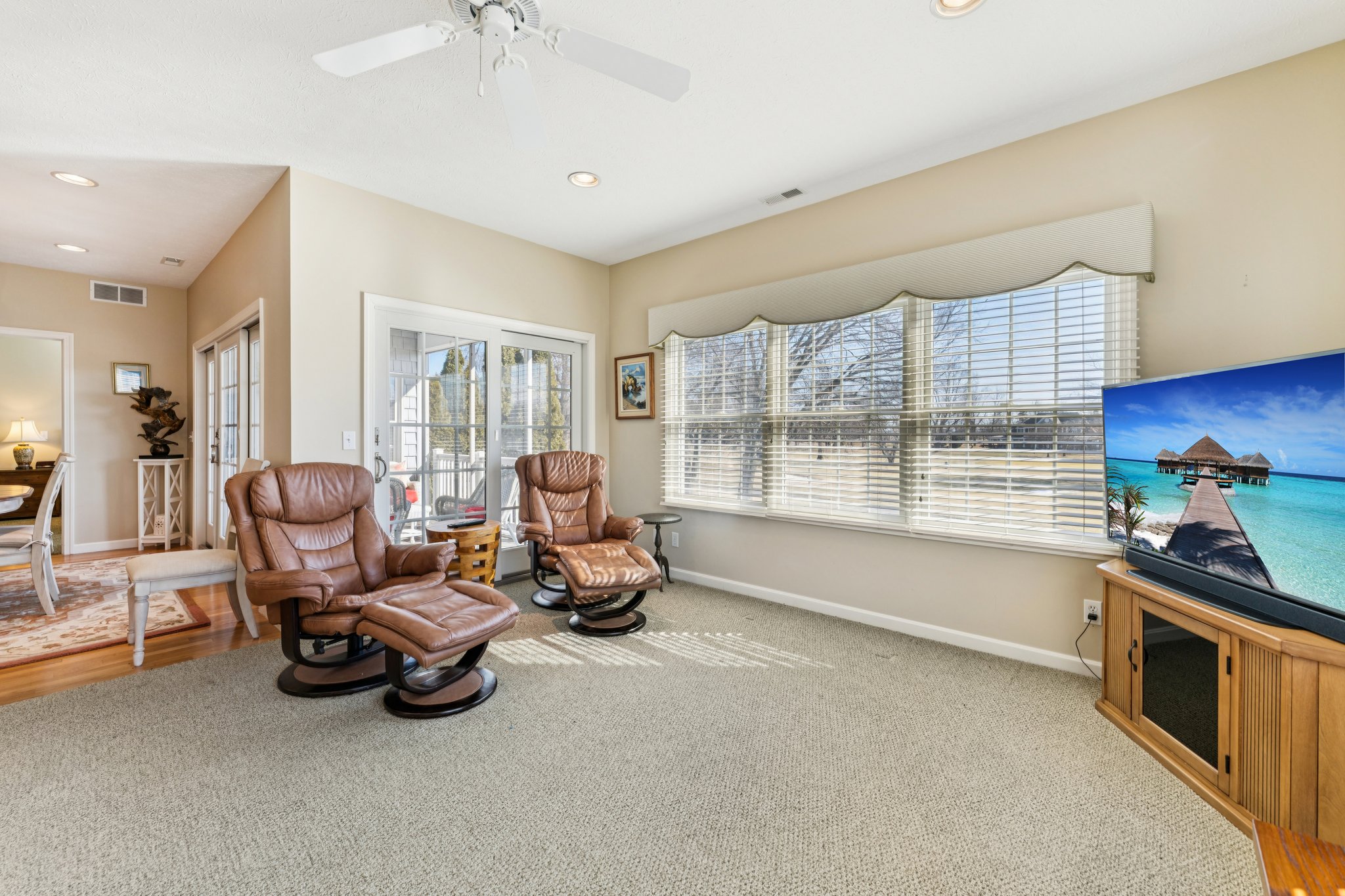 E Harbors Edge Dr-S2702-007.jpg