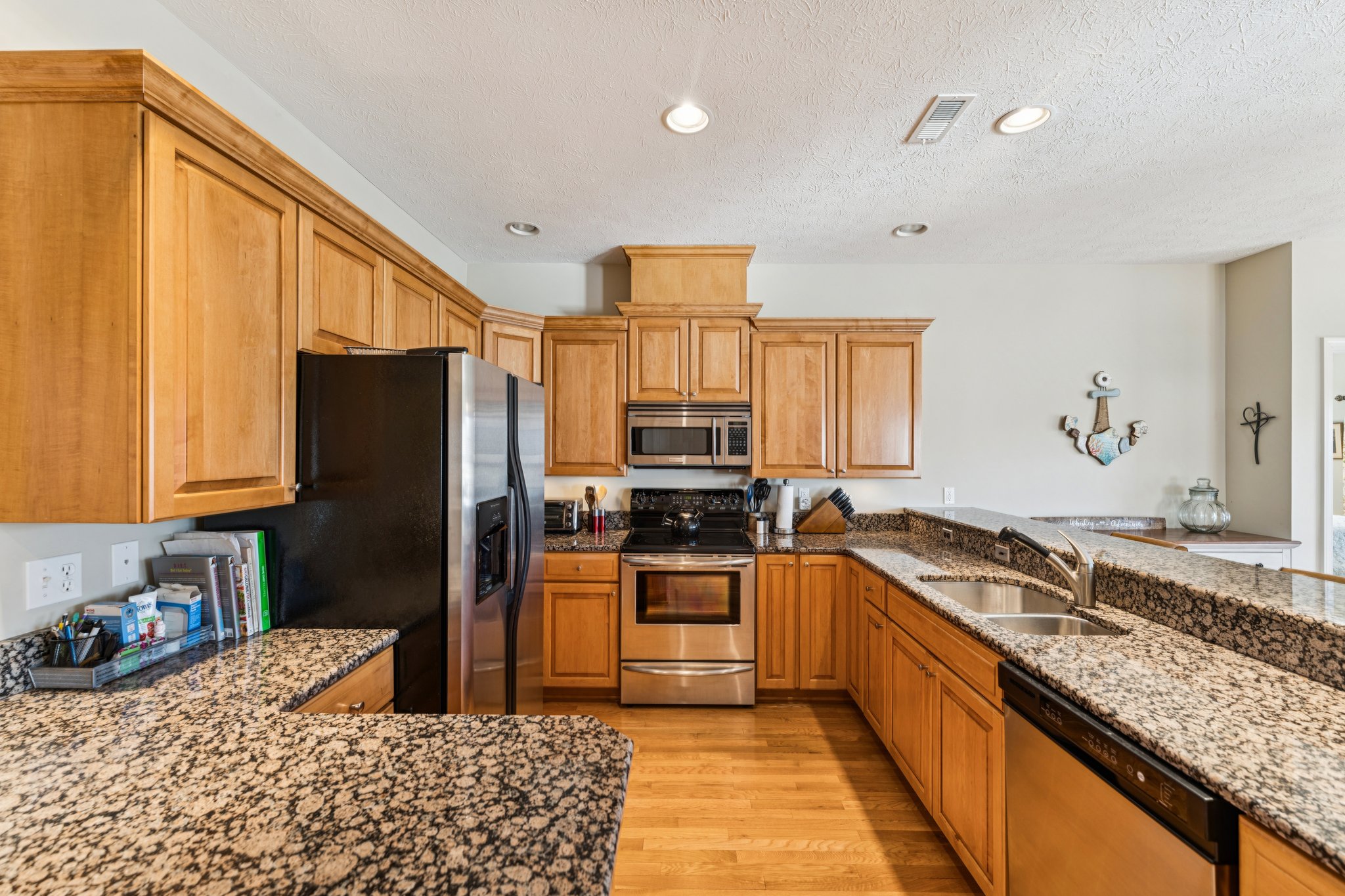 E Harbors Edge Dr-S2702-015.jpg