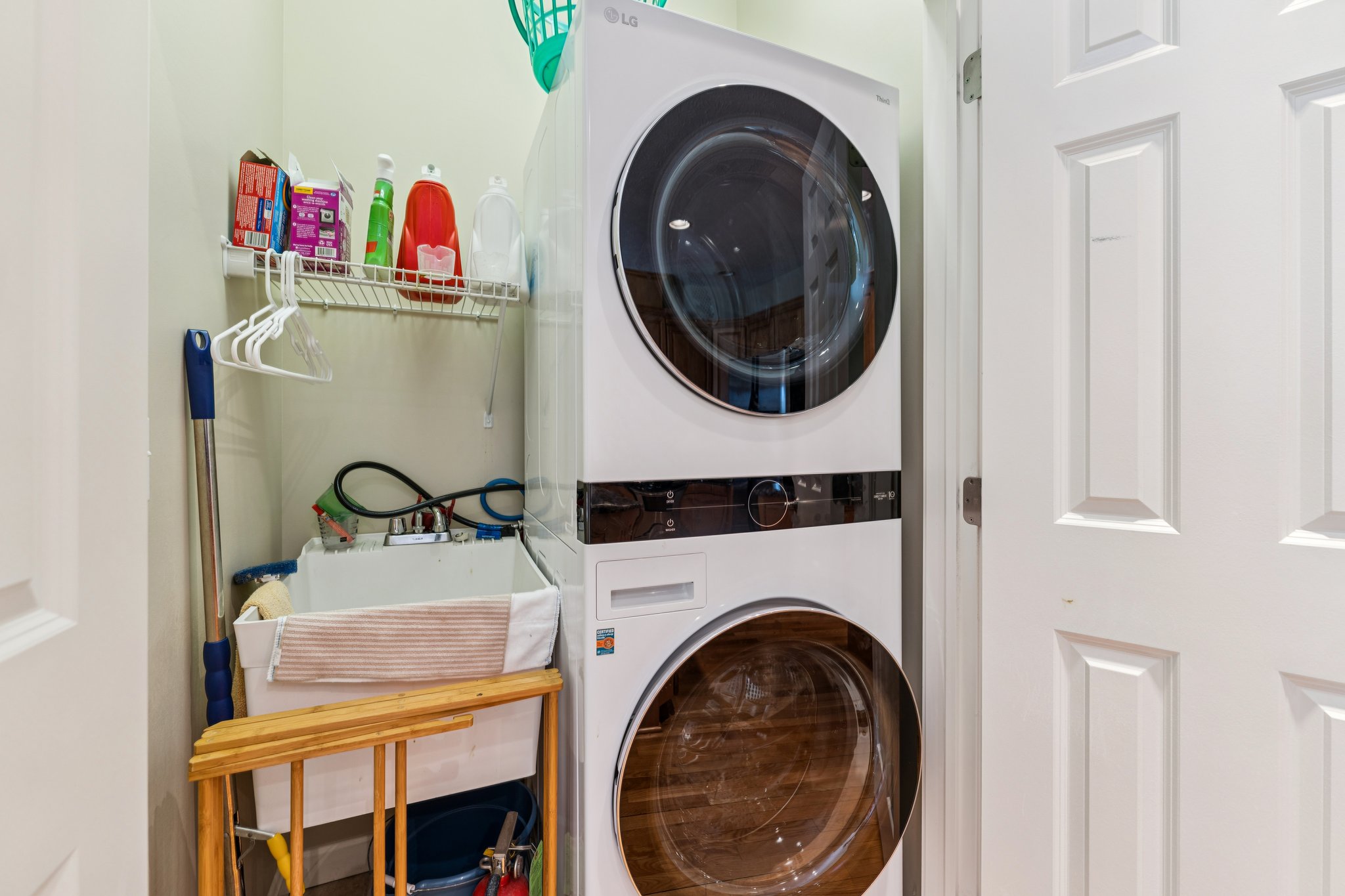 E Harbors Edge Dr-S2702-020.jpg