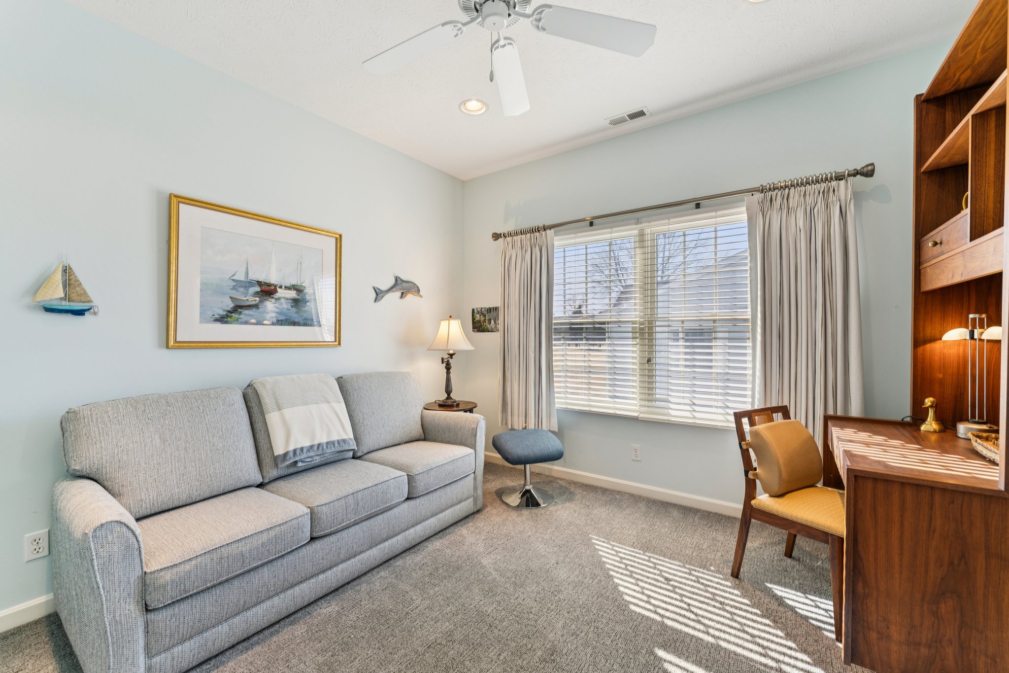 E Harbors Edge Dr-S2702-024.jpg