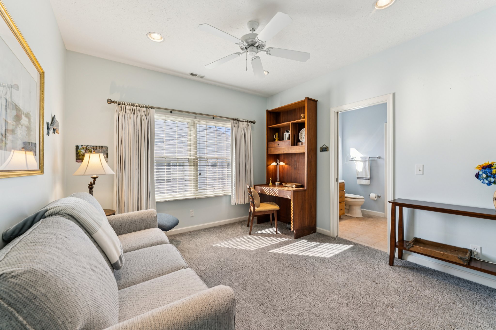 E Harbors Edge Dr-S2702-026.jpg