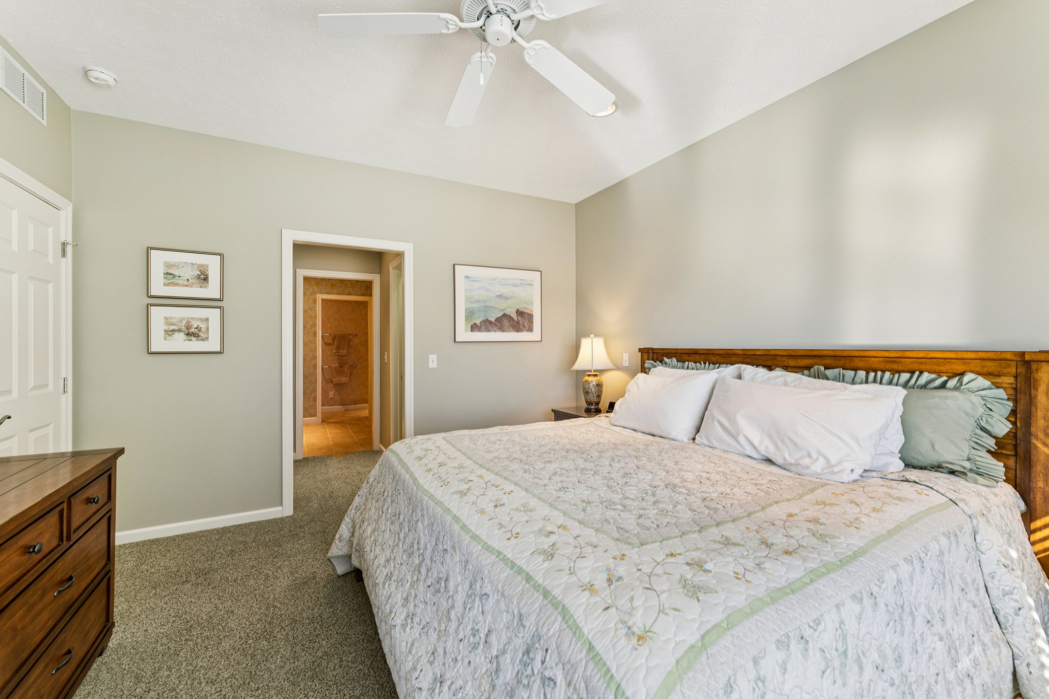 E Harbors Edge Dr-S2702-033.jpg