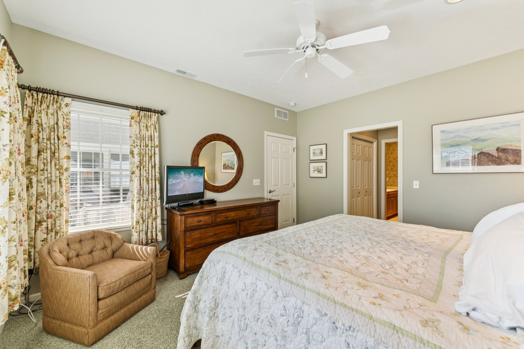 E Harbors Edge Dr-S2702-034.jpg