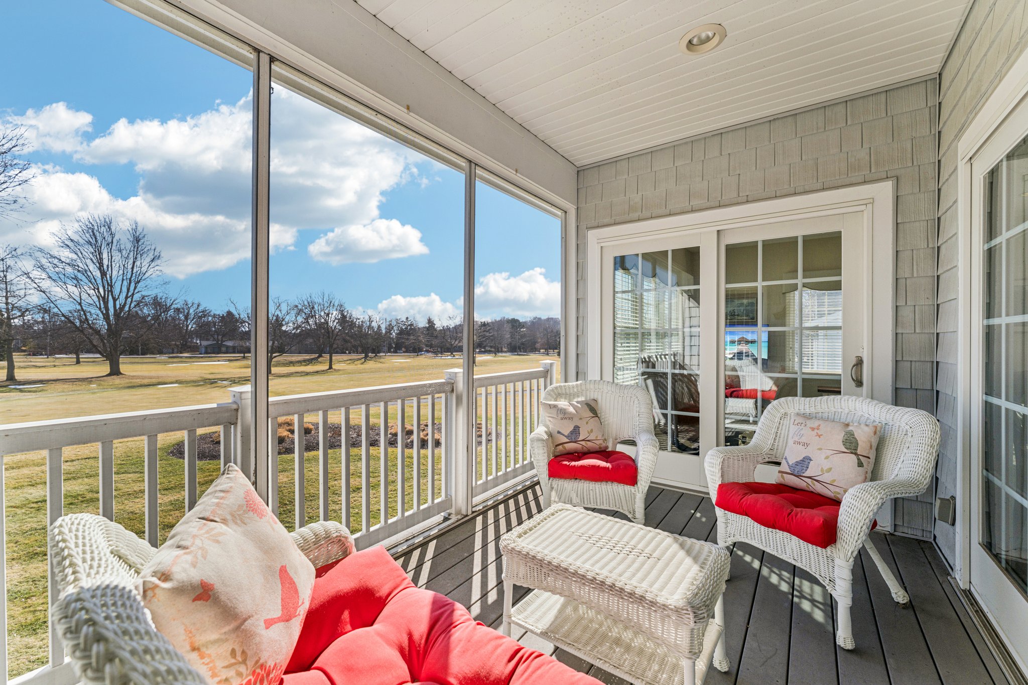 E Harbors Edge Dr-S2702-046.jpg