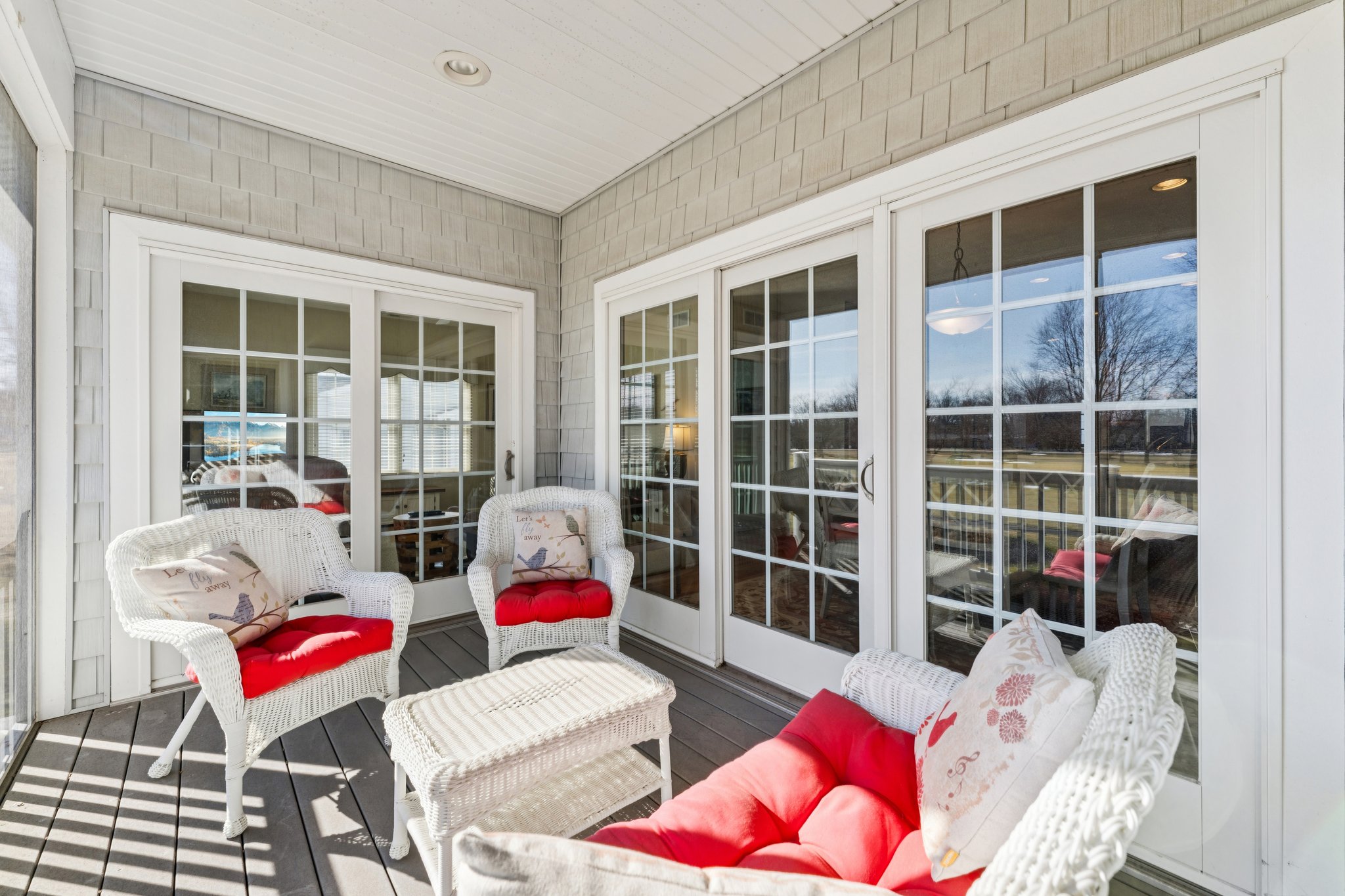 E Harbors Edge Dr-S2702-047.jpg