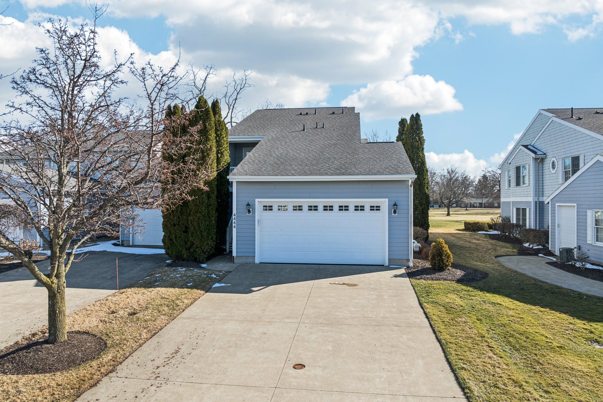 E Harbors Edge Dr-S2702-049.jpg