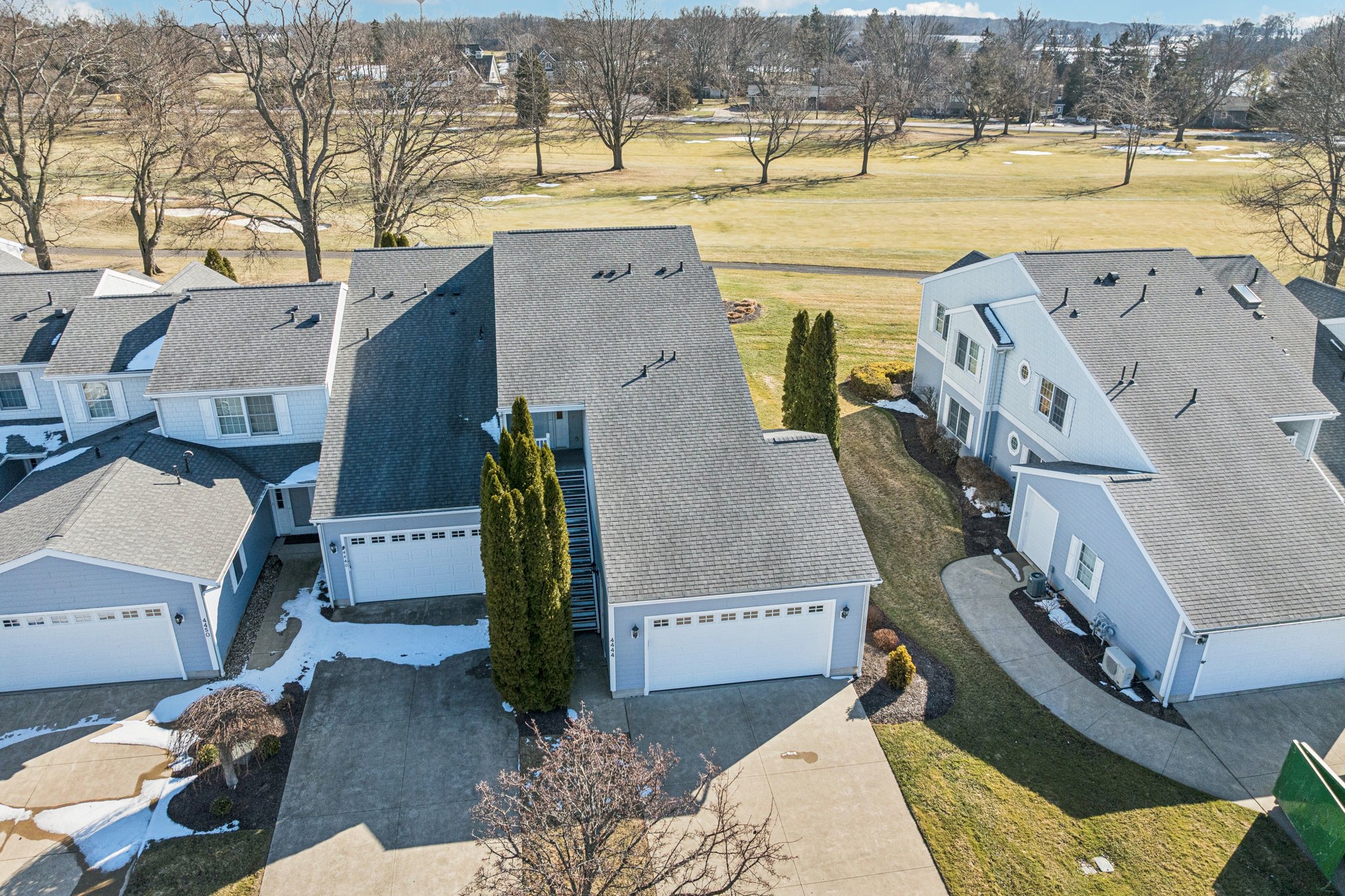 E Harbors Edge Dr-S2702-054.jpg