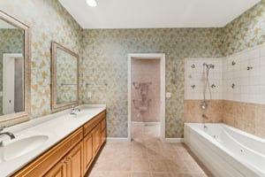 E Harbors Edge Dr-S2702-040.jpg