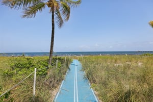 El Mar Dr 3304-0907-915.jpg