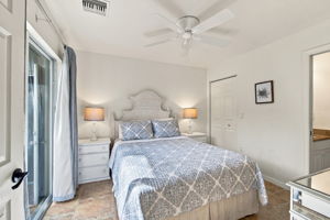  Photo 77