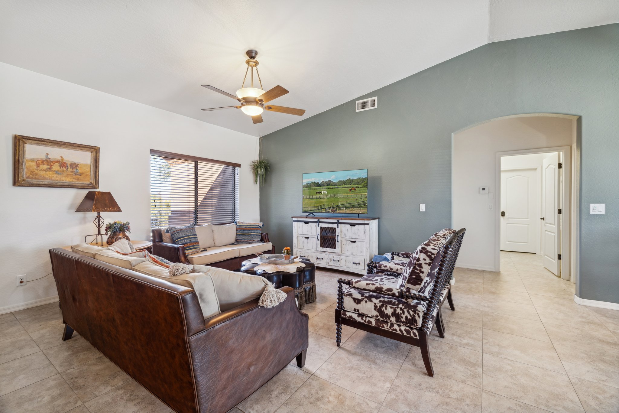 4447 E Red Bird Rd - 006.jpg