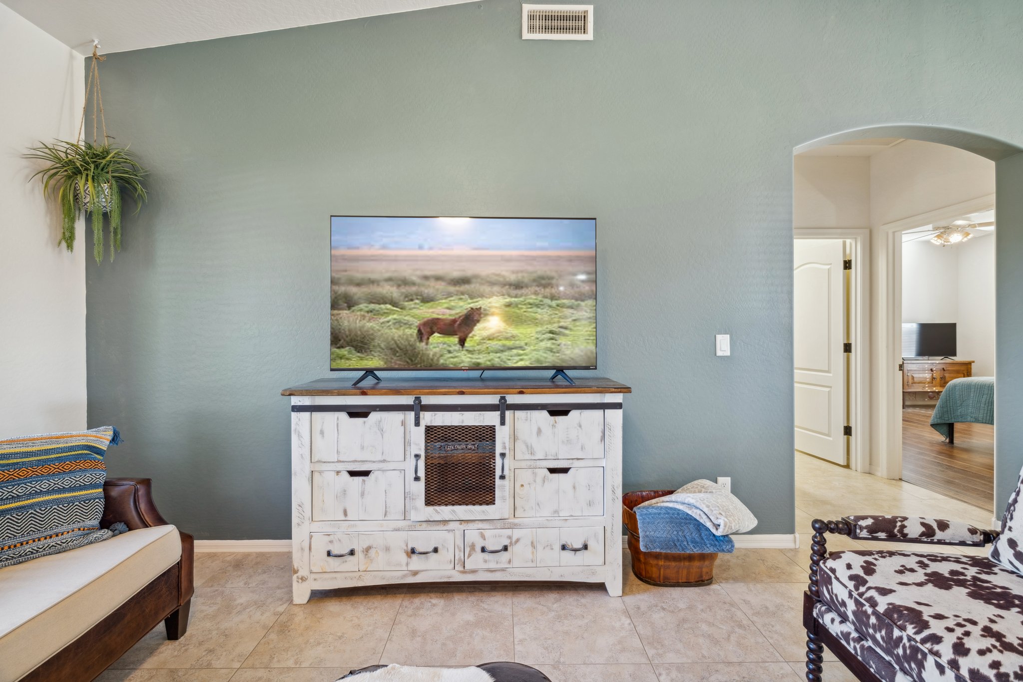 4447 E Red Bird Rd - 008.jpg