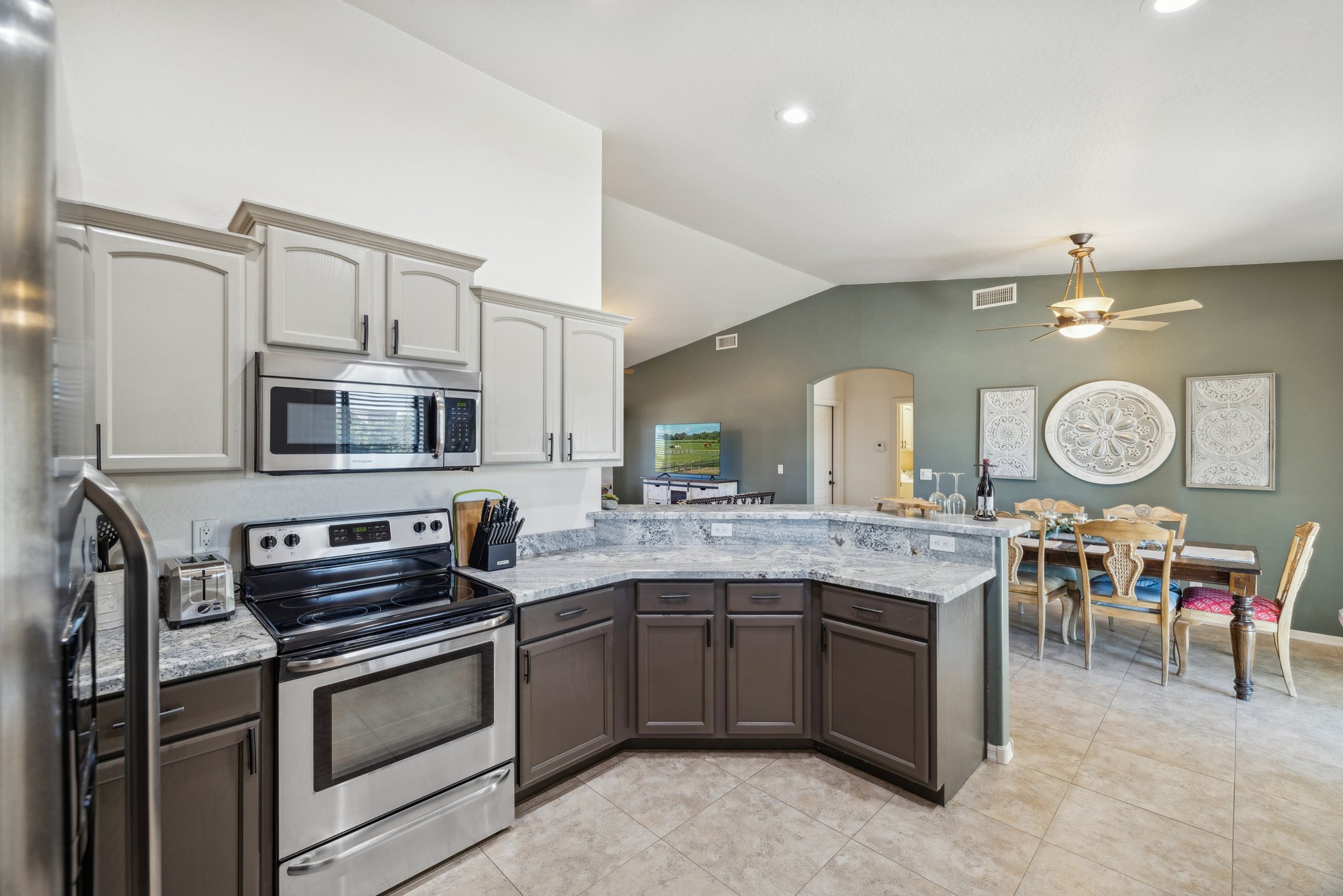 4447 E Red Bird Rd - 017.jpg