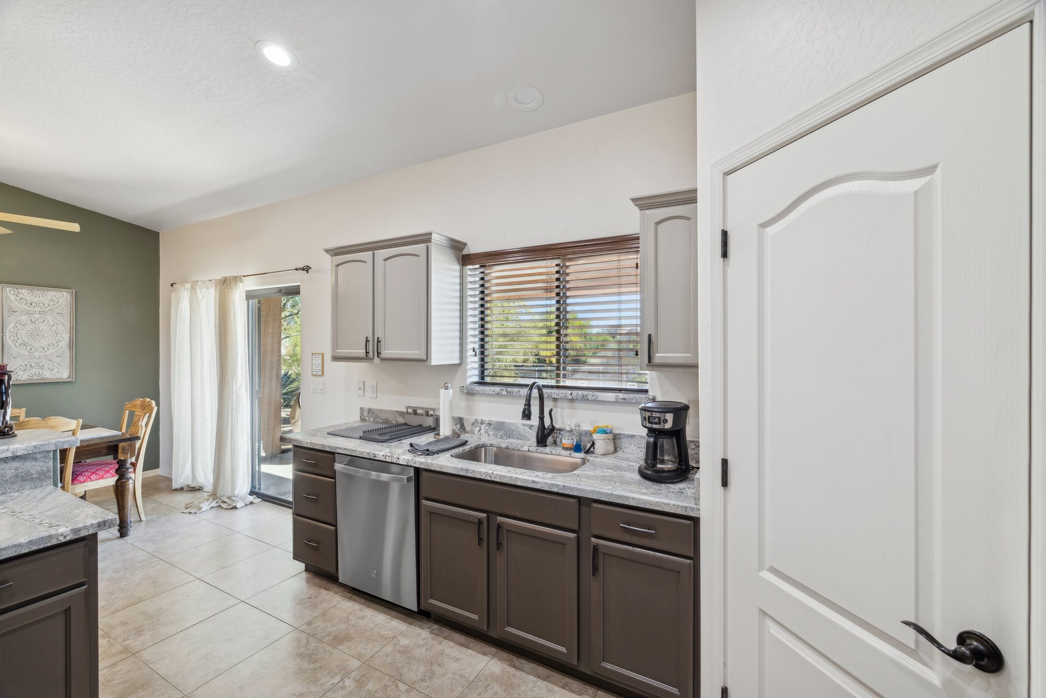 4447 E Red Bird Rd - 018.jpg