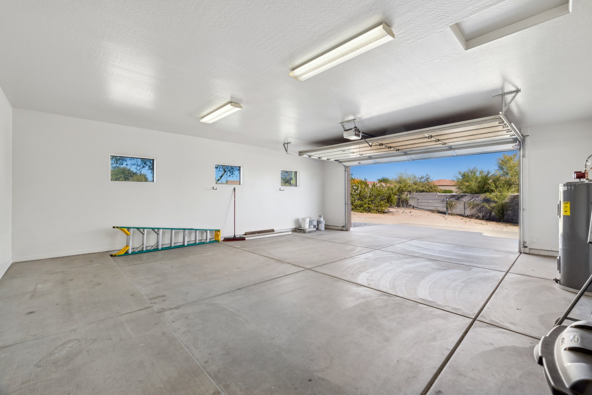 4447 E Red Bird Rd - 045.jpg