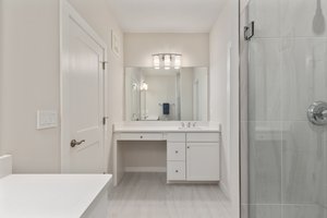 Owner Bathroom | Upper Level