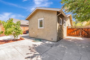 041_445 N 16th St