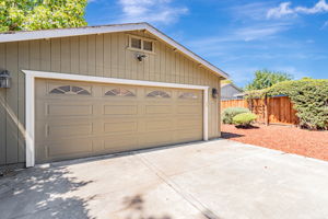 042_445 N 16th St